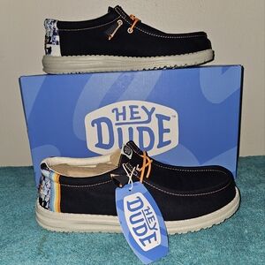 Hey Dude Wally "Spring Breakr Photo Reel" Navy/Blue Slip-On Shoes Men's Size 8